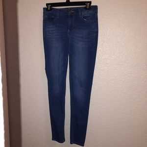 Medium wash skinny jeans